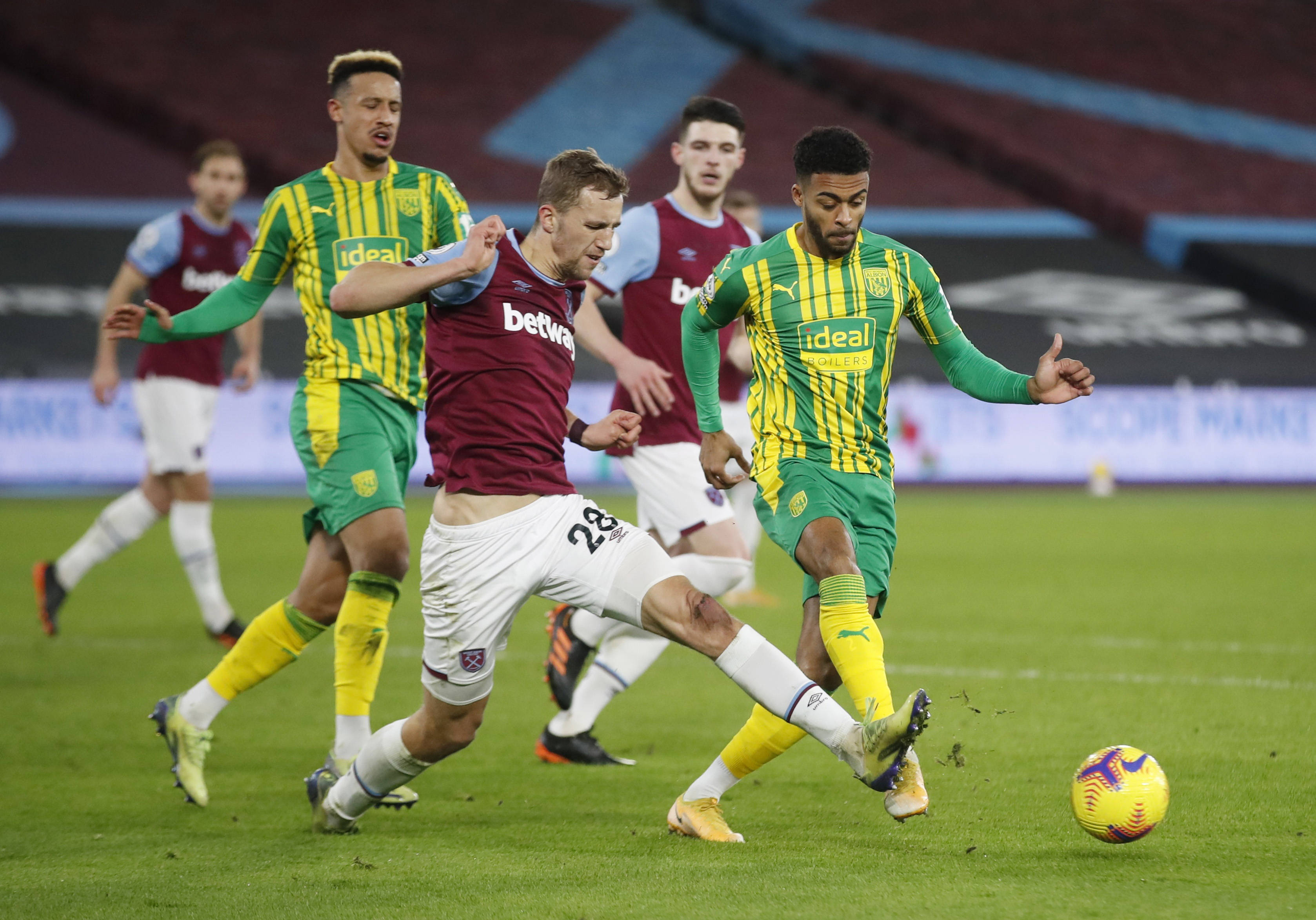 通过他的表 通过他的表